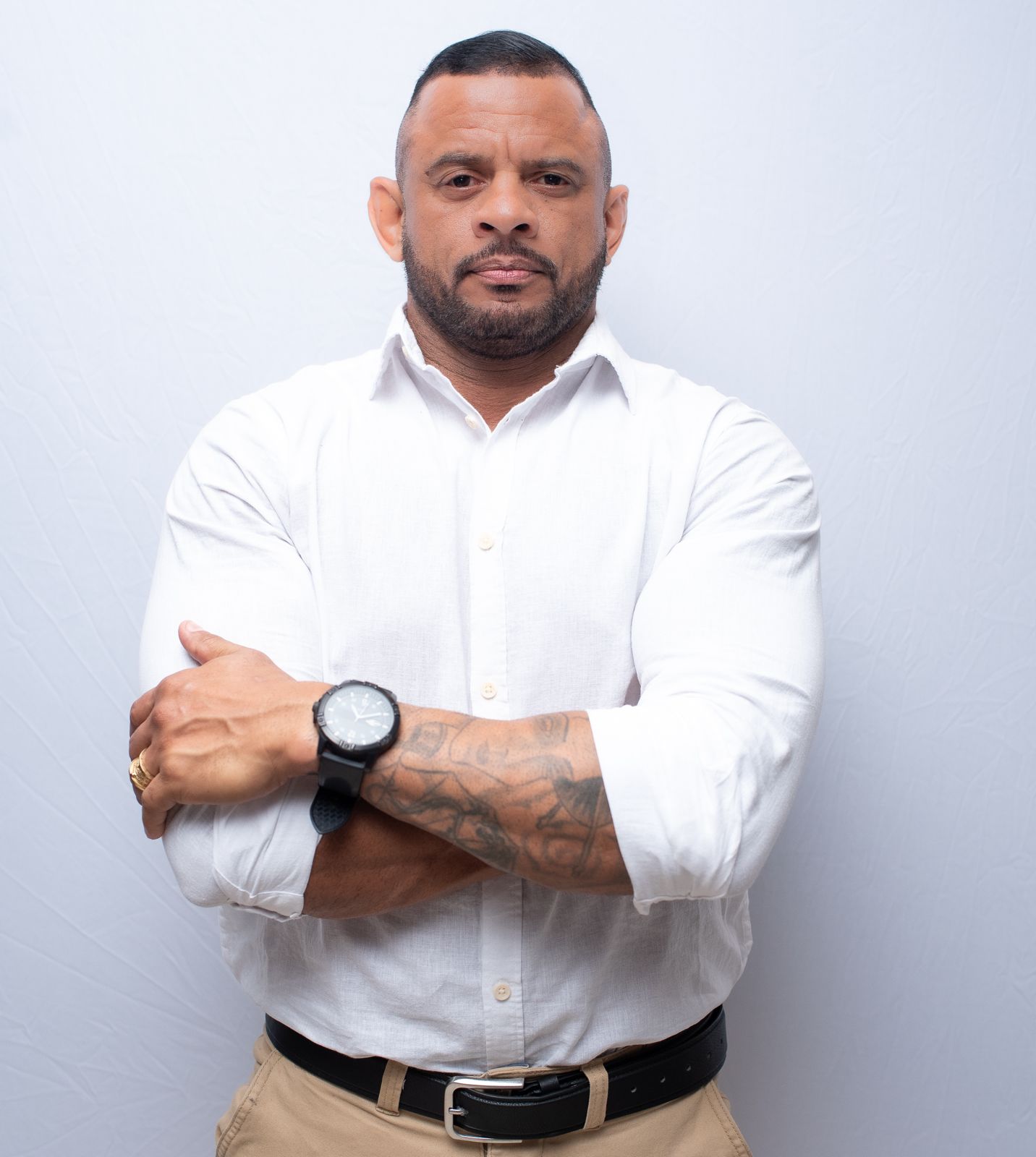 Retrato de Sapo em camisa branca